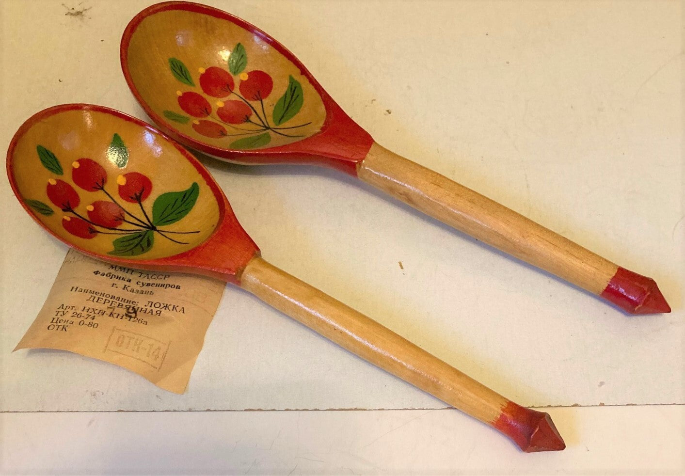 Vtg Laquered Khokhloma Folk Art Handpainted Wooden Spoons Red Berry Set of 2 NEW